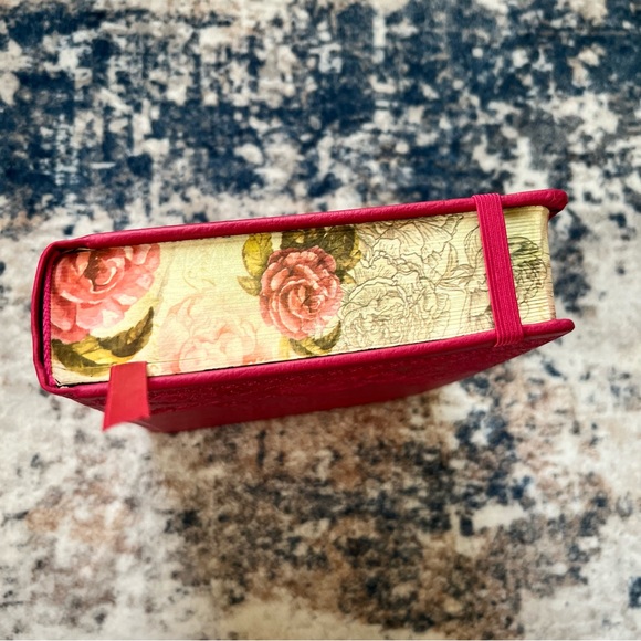 My Creative Bible KJV Journaling Bible - Picture 10 of 12